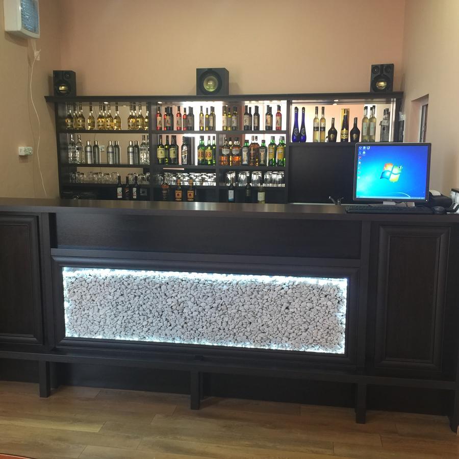 Хотел "Божур" Mineralni Bani Exterior photo